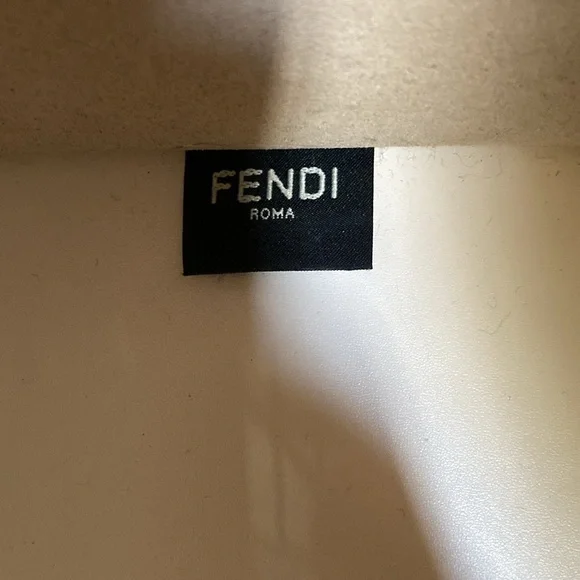 FENDI Sunshine Medium White Leather Shopper - Picture 15 of 16